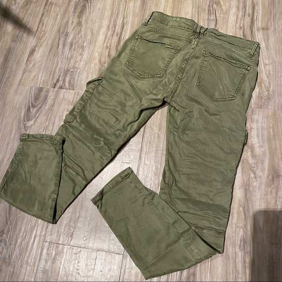 Super comfy and stretchy army green skinny cargo pants - Picture 6 of 6